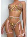 Ensemble de lingerie sexy en dentelle trois pièces de couleur rose clair avec motif floral.