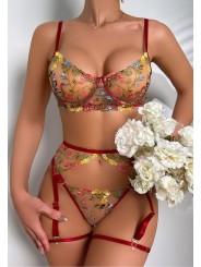 Ensemble de lingerie sexy en dentelle trois pièces de couleur rouge bordeaux, motif floral.